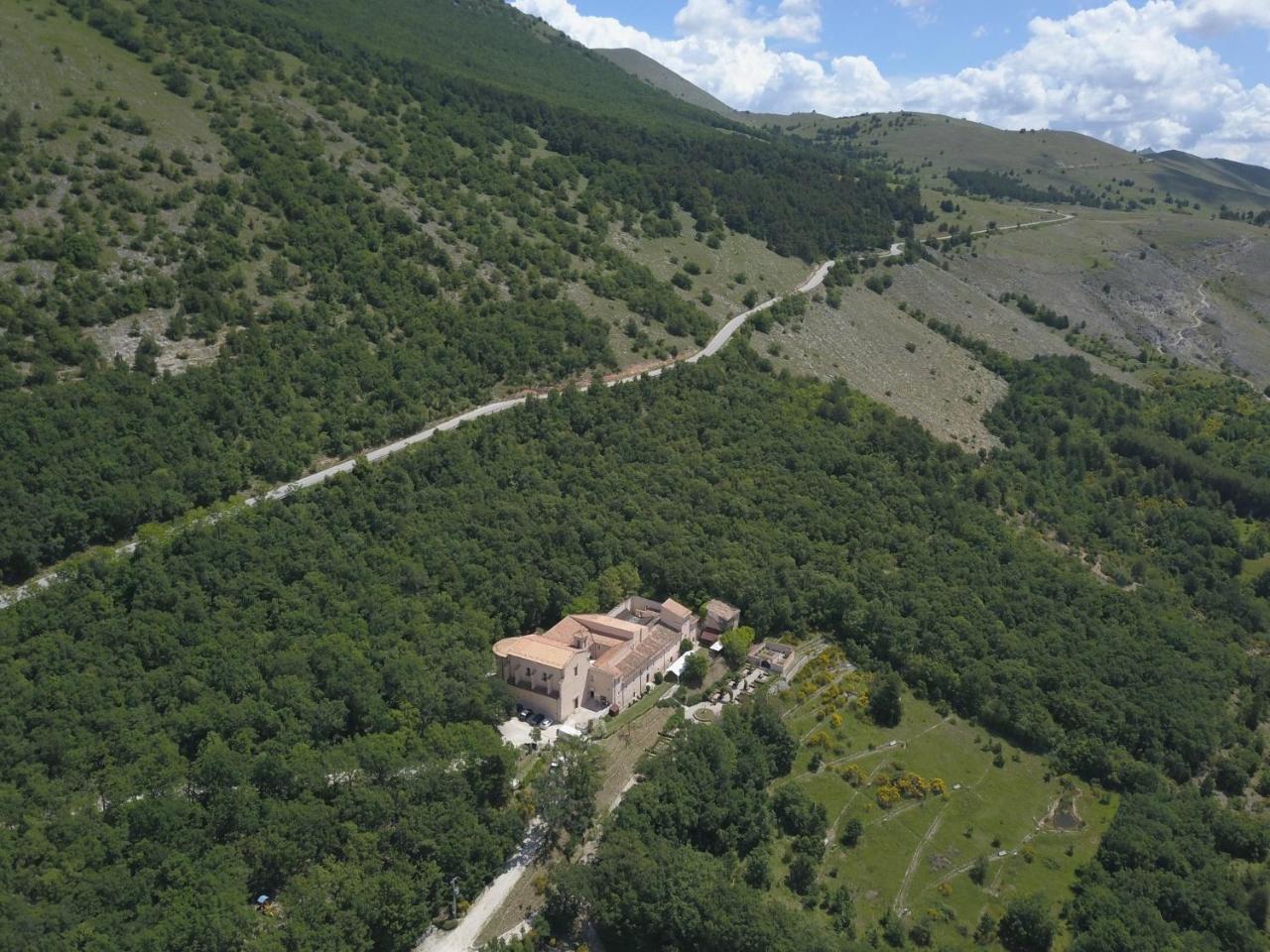 Hotel Convento Di San Colombo Santo Stefano Di Sessanio Exterior foto
